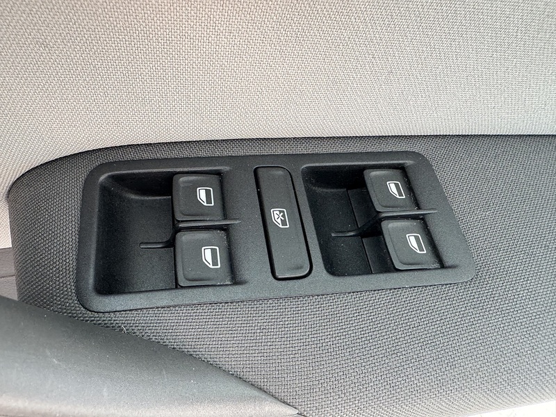 Volkswagen 1.0 BlueMotion Tech SE Design Hatchback 5dr Petrol Manual Euro 6 (s/s) (60 ps)