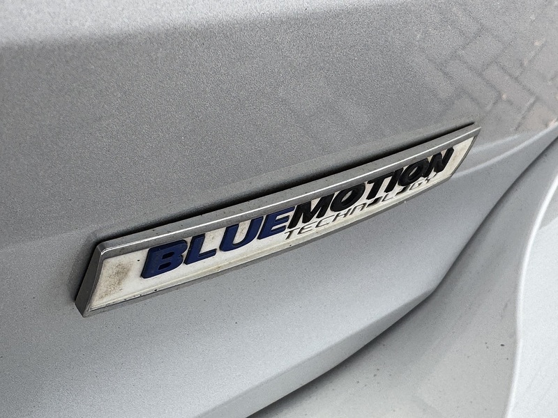Volkswagen 1.0 BlueMotion Tech SE Design Hatchback 5dr Petrol Manual Euro 6 (s/s) (60 ps)