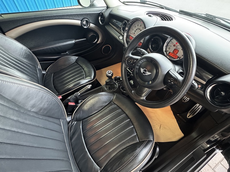 MINI 1.6 Cooper S Bond Street Estate 5dr Petrol Manual Euro 5 (s/s) (184 ps)