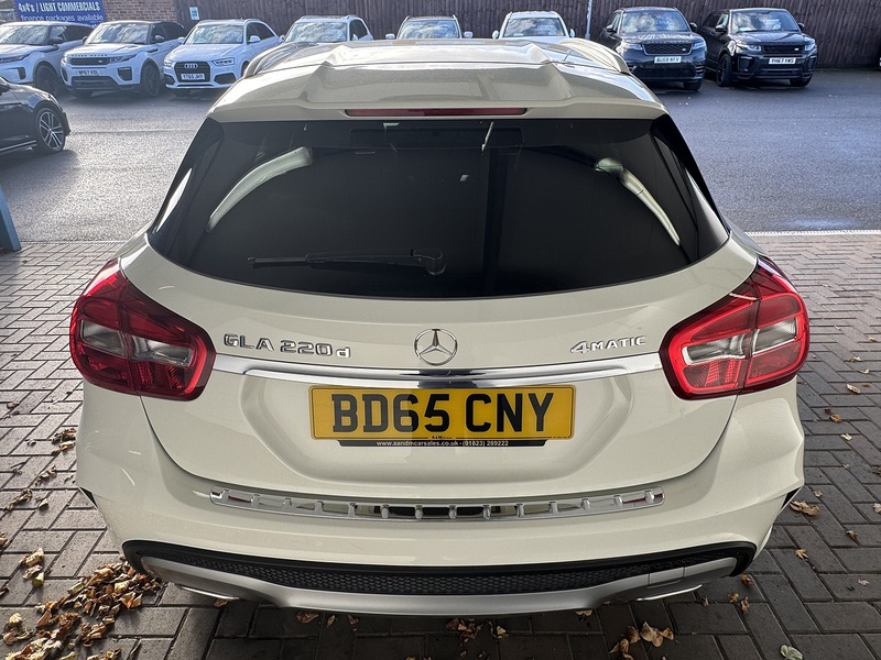 Mercedes-Benz 2.1 GLA220d AMG Line SUV 5dr Diesel 7G-DCT 4MATIC Euro 6 (s/s) (177 ps)