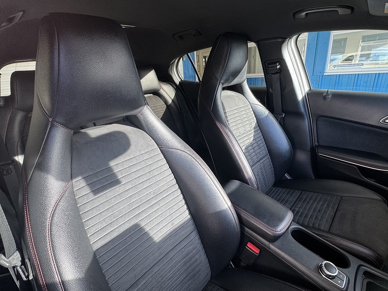 Mercedes-Benz 2.1 GLA220d AMG Line SUV 5dr Diesel 7G-DCT 4MATIC Euro 6 (s/s) (177 ps)