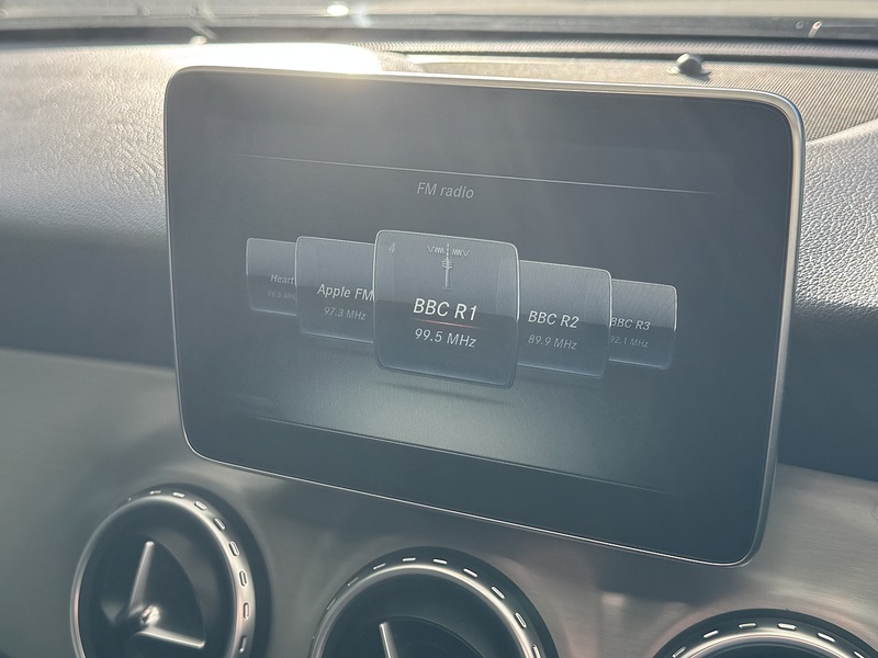 Mercedes-Benz 2.1 GLA220d AMG Line SUV 5dr Diesel 7G-DCT 4MATIC Euro 6 (s/s) (177 ps)