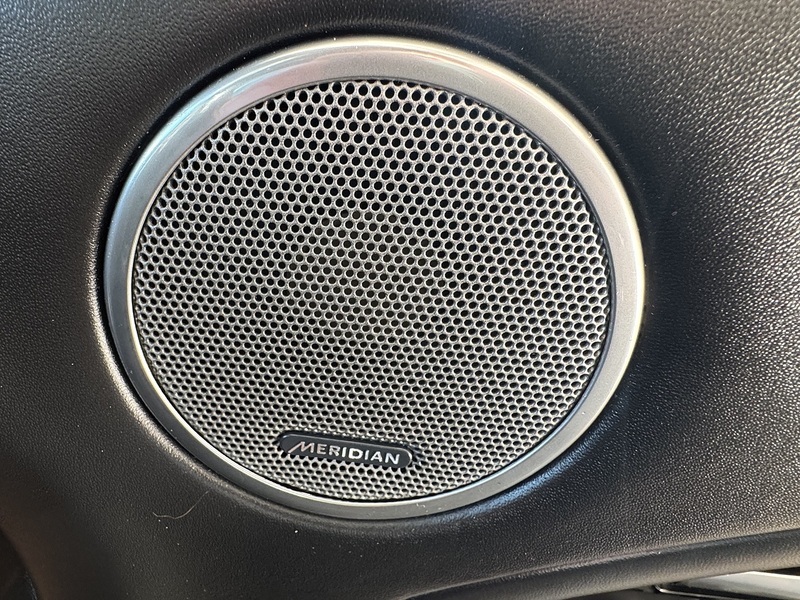 Land Rover 2.0 SD4 Autobiography SUV 5dr Diesel Auto 4WD Euro 6 (s/s) (240 ps)