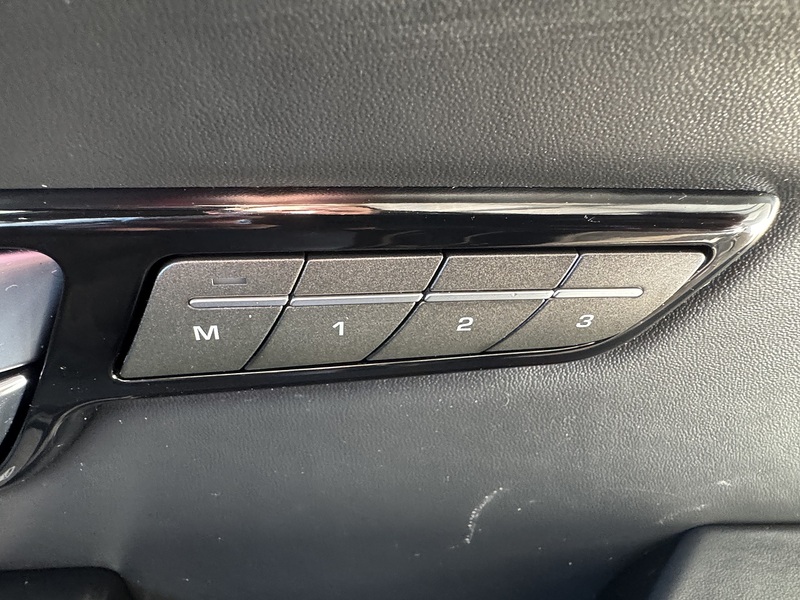 Land Rover 2.0 SD4 Autobiography SUV 5dr Diesel Auto 4WD Euro 6 (s/s) (240 ps)