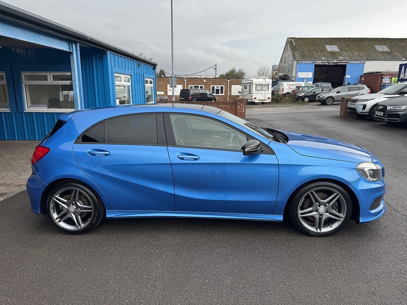 Mercedes-Benz 2.1 A220 CDI AMG Night Edition Hatchback 5dr Diesel 7G-DCT Euro 6 (s/s) (170 ps)