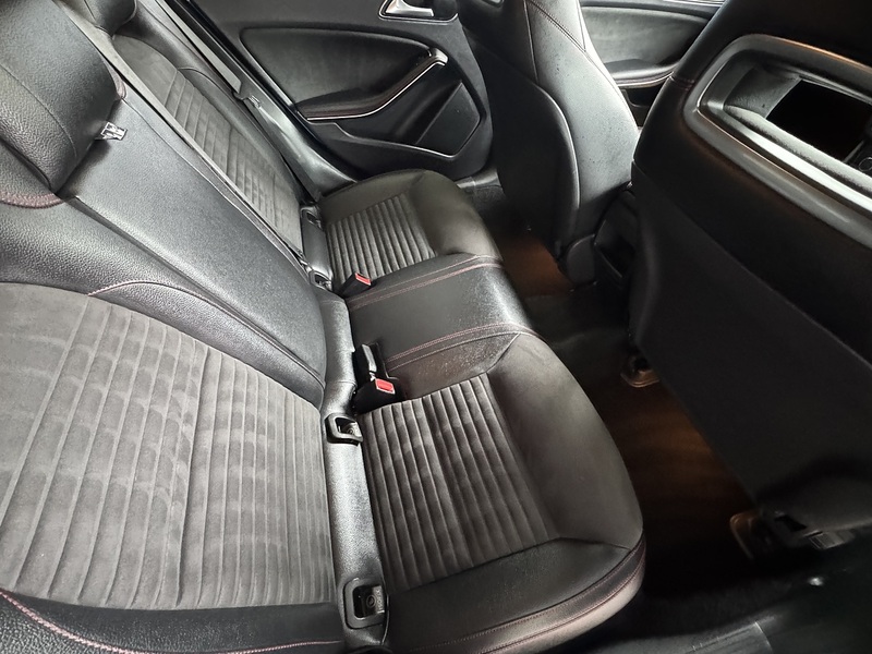 Mercedes-Benz 2.1 A220 CDI AMG Night Edition Hatchback 5dr Diesel 7G-DCT Euro 6 (s/s) (170 ps)