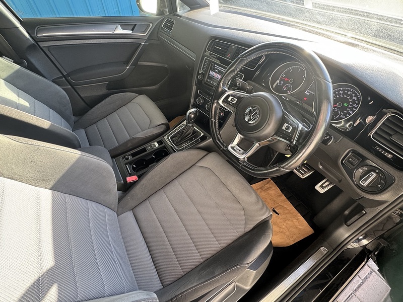 Volkswagen 2.0 TDI BlueMotion Tech R-Line Hatchback 5dr Diesel DSG Euro 6 (s/s) (150 ps)