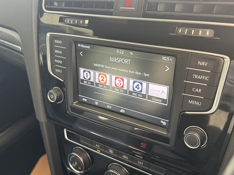 Volkswagen 2.0 TDI BlueMotion Tech R-Line Hatchback 5dr Diesel DSG Euro 6 (s/s) (150 ps)