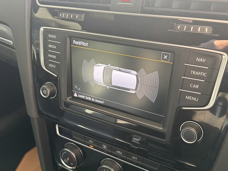 Volkswagen 2.0 TDI BlueMotion Tech R-Line Hatchback 5dr Diesel DSG Euro 6 (s/s) (150 ps)