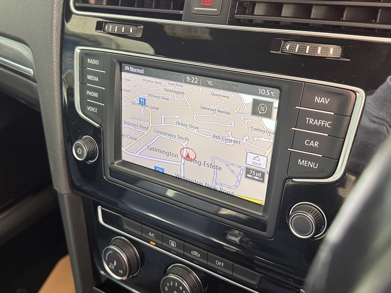 Volkswagen 2.0 TDI BlueMotion Tech R-Line Hatchback 5dr Diesel DSG Euro 6 (s/s) (150 ps)