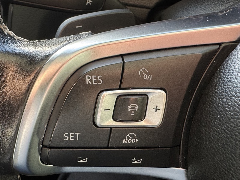 Volkswagen 2.0 TDI BlueMotion Tech R-Line Hatchback 5dr Diesel DSG Euro 6 (s/s) (150 ps)