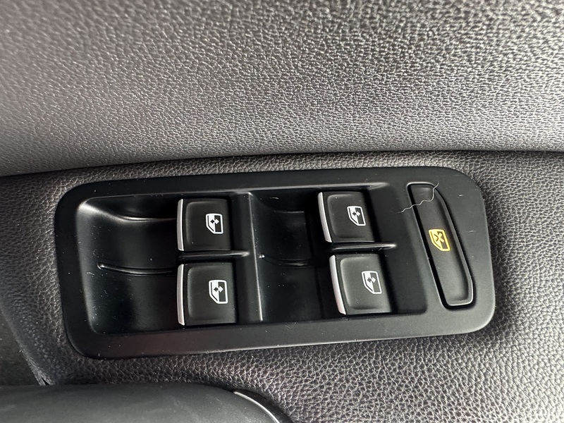 Volkswagen 2.0 TDI BlueMotion Tech R-Line Hatchback 5dr Diesel DSG Euro 6 (s/s) (150 ps)