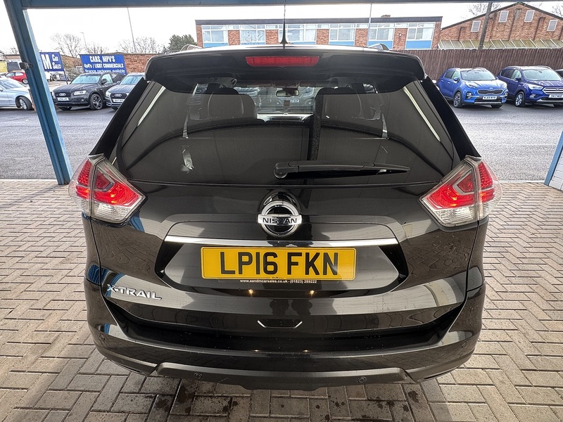 Nissan 1.6 dCi Tekna SUV 5dr Diesel Manual 4WD Euro 6 (s/s) (130 ps)