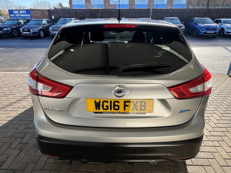 Nissan 1.5 dCi N-Connecta SUV 5dr Diesel Manual 2WD Euro 6 (s/s) (110 ps)