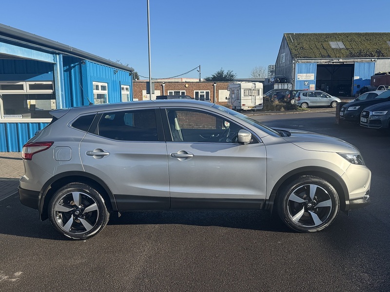 Nissan 1.5 dCi N-Connecta SUV 5dr Diesel Manual 2WD Euro 6 (s/s) (110 ps)
