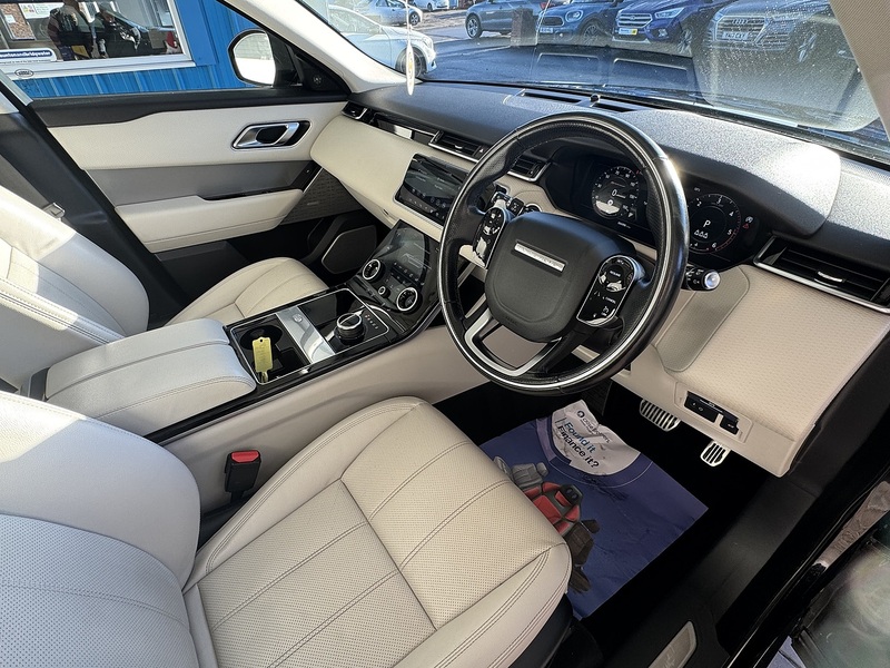 Land Rover 2.0 D180 R-Dynamic SE SUV 5dr Diesel Auto 4WD Euro 6 (s/s) (180 ps)