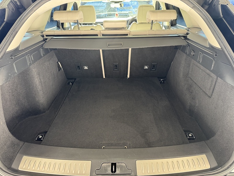 Land Rover 2.0 D180 R-Dynamic SE SUV 5dr Diesel Auto 4WD Euro 6 (s/s) (180 ps)