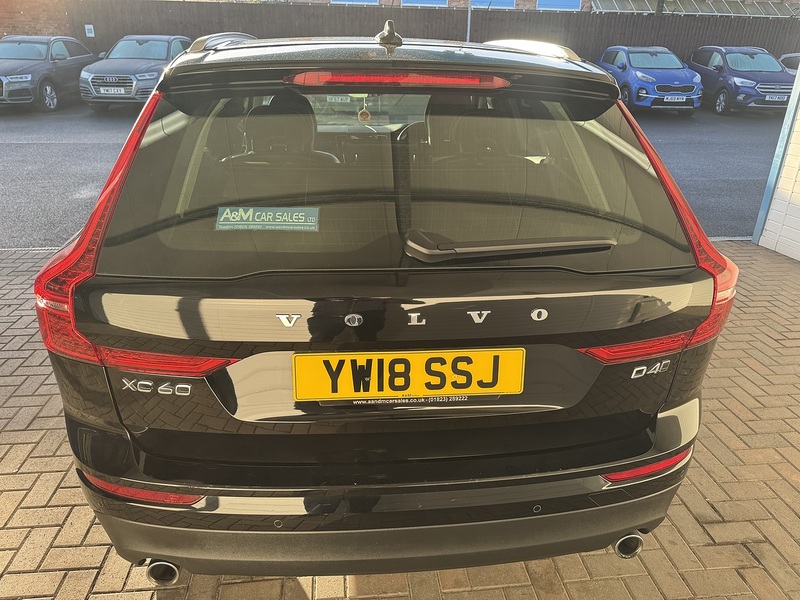 Volvo 2.0 D4 Momentum SUV 5dr Diesel Auto AWD Euro 6 (s/s) (190 ps)