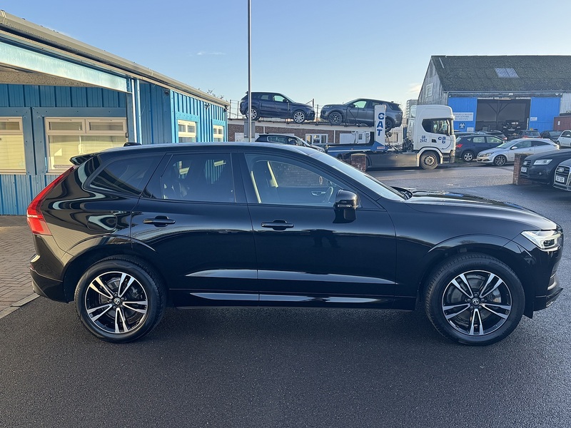 Volvo 2.0 D4 Momentum SUV 5dr Diesel Auto AWD Euro 6 (s/s) (190 ps)