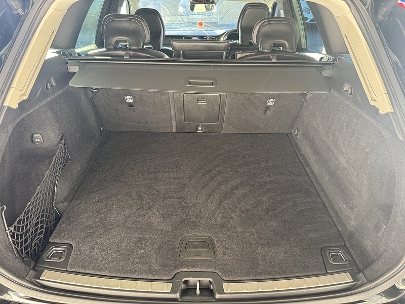 Volvo 2.0 D4 Momentum SUV 5dr Diesel Auto AWD Euro 6 (s/s) (190 ps)