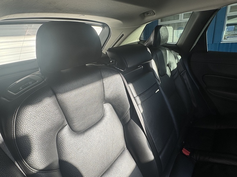 Volvo 2.0 D4 Momentum SUV 5dr Diesel Auto AWD Euro 6 (s/s) (190 ps)