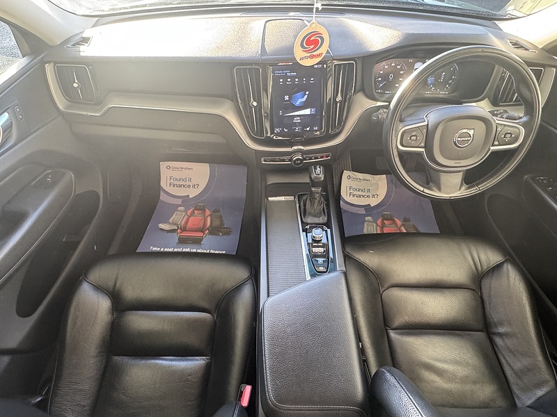 Volvo 2.0 D4 Momentum SUV 5dr Diesel Auto AWD Euro 6 (s/s) (190 ps)