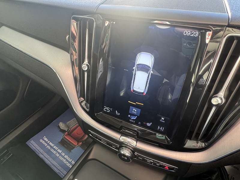 Volvo 2.0 D4 Momentum SUV 5dr Diesel Auto AWD Euro 6 (s/s) (190 ps)