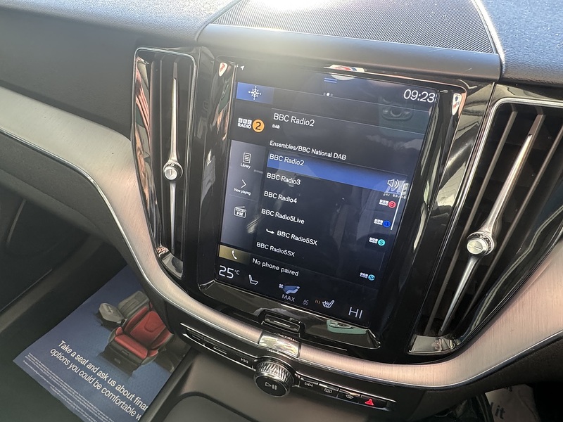 Volvo 2.0 D4 Momentum SUV 5dr Diesel Auto AWD Euro 6 (s/s) (190 ps)