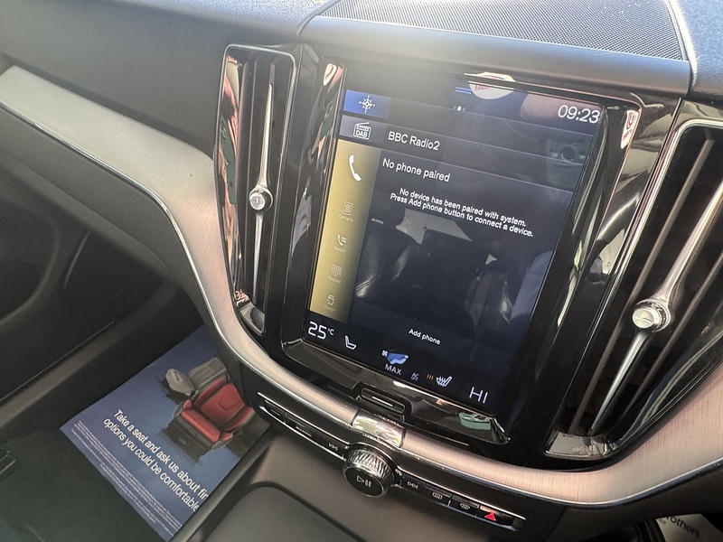 Volvo 2.0 D4 Momentum SUV 5dr Diesel Auto AWD Euro 6 (s/s) (190 ps)