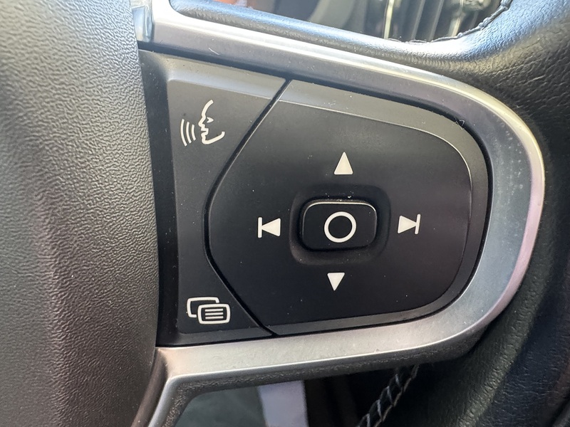 Volvo 2.0 D4 Momentum SUV 5dr Diesel Auto AWD Euro 6 (s/s) (190 ps)