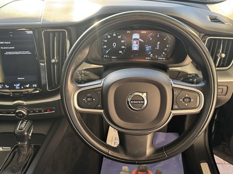 Volvo 2.0 D4 Momentum SUV 5dr Diesel Auto AWD Euro 6 (s/s) (190 ps)