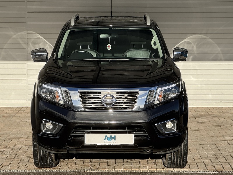Nissan dCi Tekna Pickup 2.3 Automatic Diesel