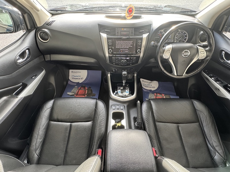 Nissan dCi Tekna Pickup 2.3 Automatic Diesel