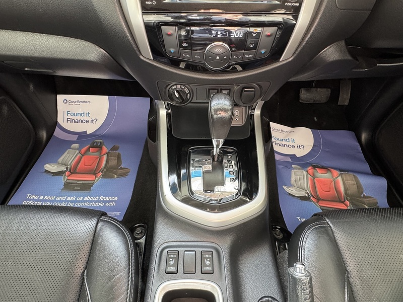 Nissan dCi Tekna Pickup 2.3 Automatic Diesel