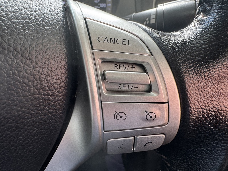 Nissan dCi Tekna Pickup 2.3 Automatic Diesel