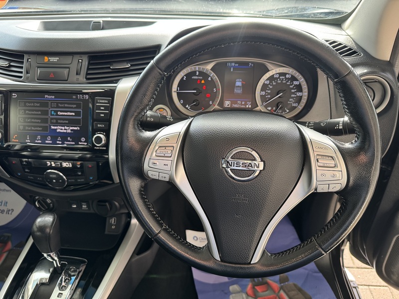 Nissan dCi Tekna Pickup 2.3 Automatic Diesel