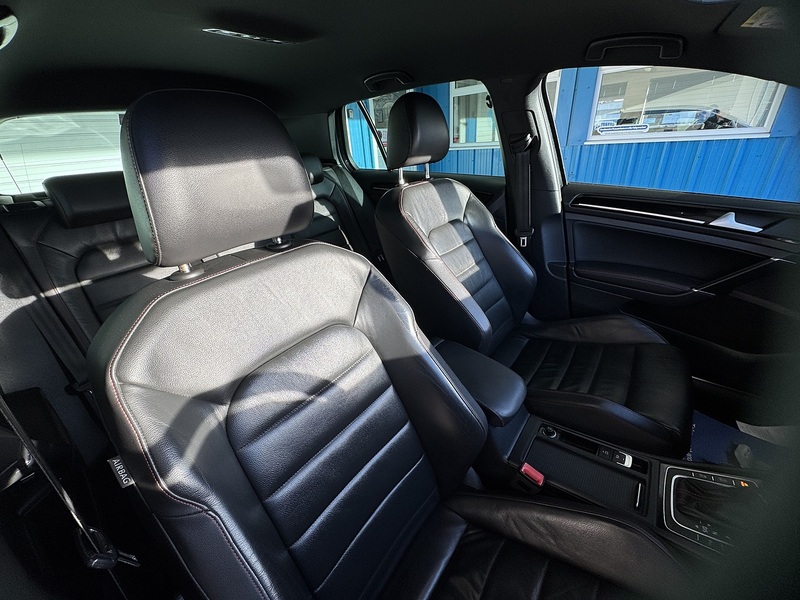 Volkswagen 2.0 TSI BlueMotion Tech GTI Hatchback 5dr Petrol DSG Euro 6 (s/s) (220 ps)