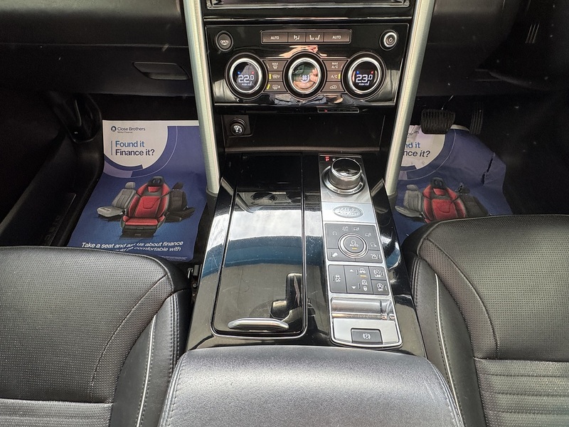 Land Rover TD V6 HSE Luxury SUV 3.0 Automatic Diesel