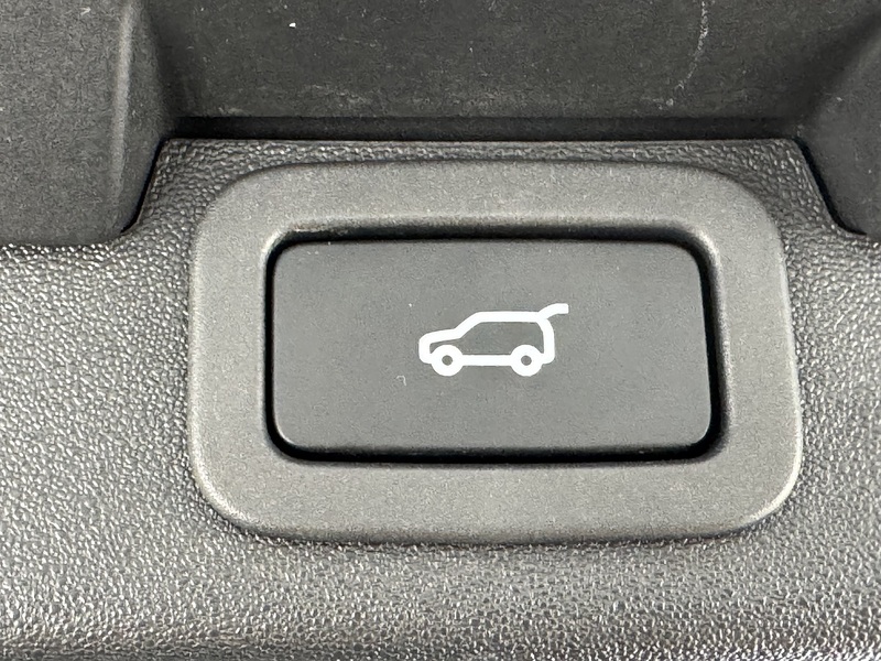 Land Rover TD V6 HSE Luxury SUV 3.0 Automatic Diesel