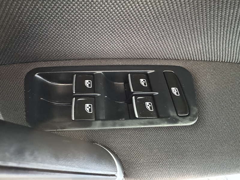 Volkswagen 2.0 TDI BlueMotion Tech GTD Hatchback 5dr Diesel DSG Euro 6 (s/s) (184 ps)