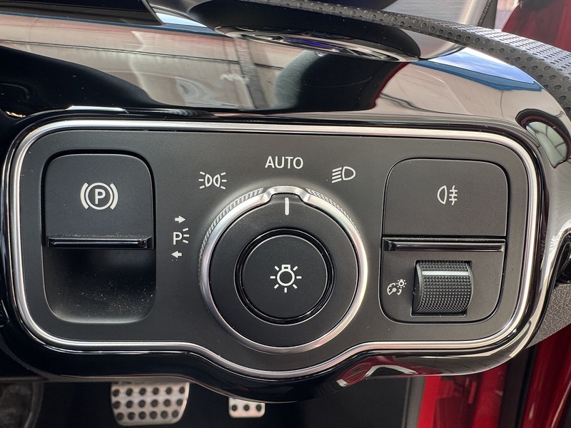 Mercedes-Benz 2.0 A35 AMG (Premium Plus) Hatchback 5dr Petrol SpdS DCT 4MATIC Euro 6 (s/s) (306 ps)