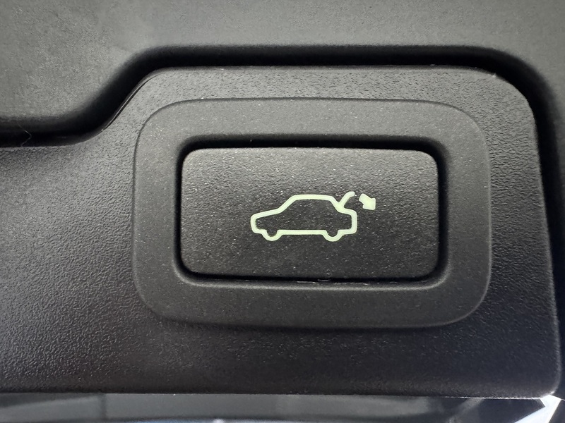 Land Rover 2.0 TD4 HSE Dynamic SUV 5dr Diesel Auto 4WD Euro 6 (s/s) (180 ps)