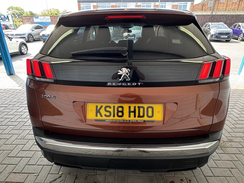 Peugeot 1.5 BlueHDi Allure SUV 5dr Diesel Manual Euro 6 (s/s) (130 ps)