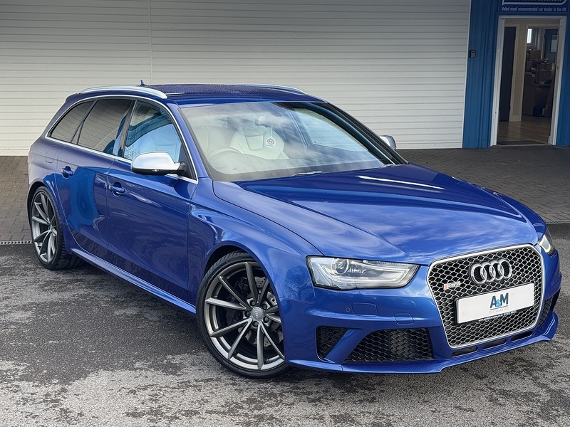 Audi 4.2 FSI V8 Estate 5dr Petrol S Tronic quattro Euro 5 (450 ps)