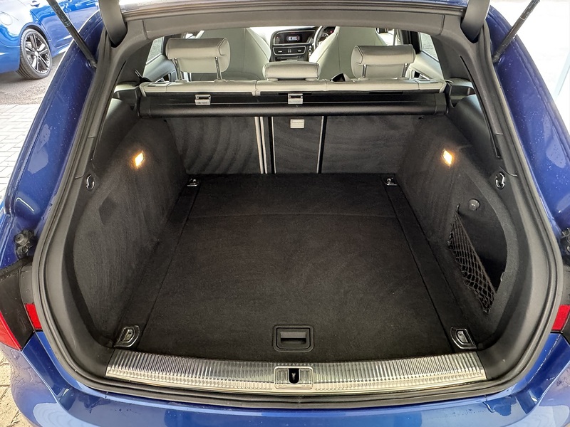 Audi 4.2 FSI V8 Estate 5dr Petrol S Tronic quattro Euro 5 (450 ps)