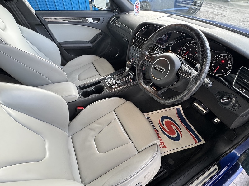 Audi 4.2 FSI V8 Estate 5dr Petrol S Tronic quattro Euro 5 (450 ps)