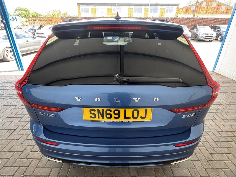Volvo 2.0 B4 MHEV R-Design SUV 5dr Diesel Hybrid Auto AWD Euro 6 (s/s) (197 ps)