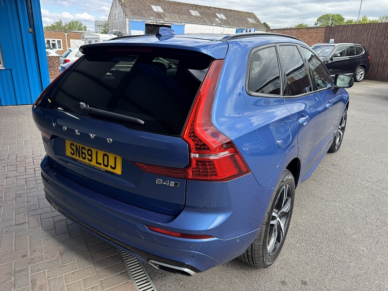 Volvo 2.0 B4 MHEV R-Design SUV 5dr Diesel Hybrid Auto AWD Euro 6 (s/s) (197 ps)