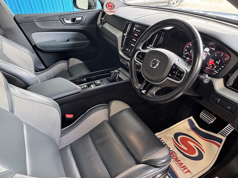 Volvo 2.0 B4 MHEV R-Design SUV 5dr Diesel Hybrid Auto AWD Euro 6 (s/s) (197 ps)