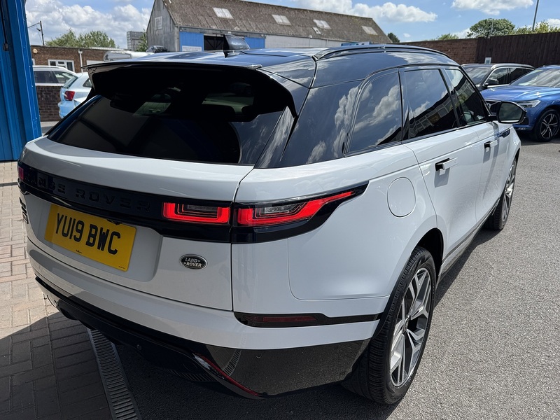Land Rover 2.0 D240 R-Dynamic HSE SUV 5dr Diesel Auto 4WD Euro 6 (s/s) (240 ps)